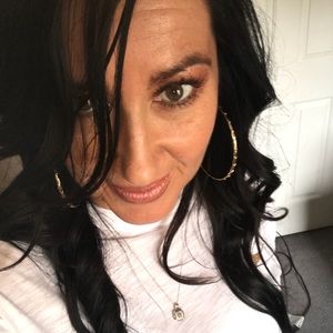 Meet your Posher, Angie